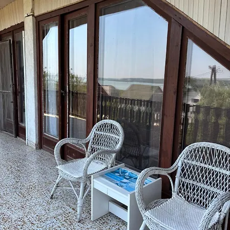 Somlyay's Summer House Appartamento Balatonalmádi