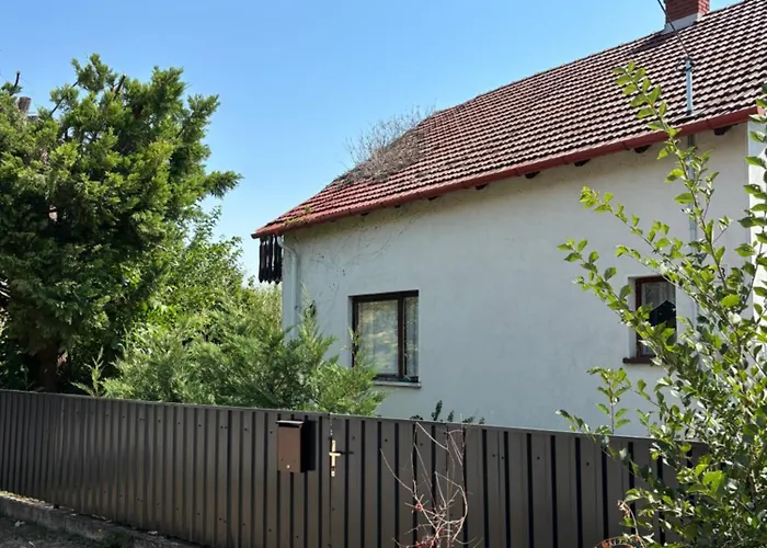 Somlyay's Summer House Apartment *