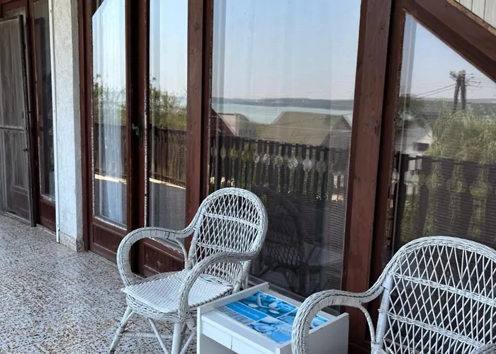 Somlyay's Summer House Appartamento Balatonalmádi